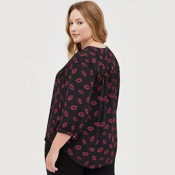 Torrid Georgette Leopard Lips Peasant Blouse Size 3X NWT - Picture 2 of 6